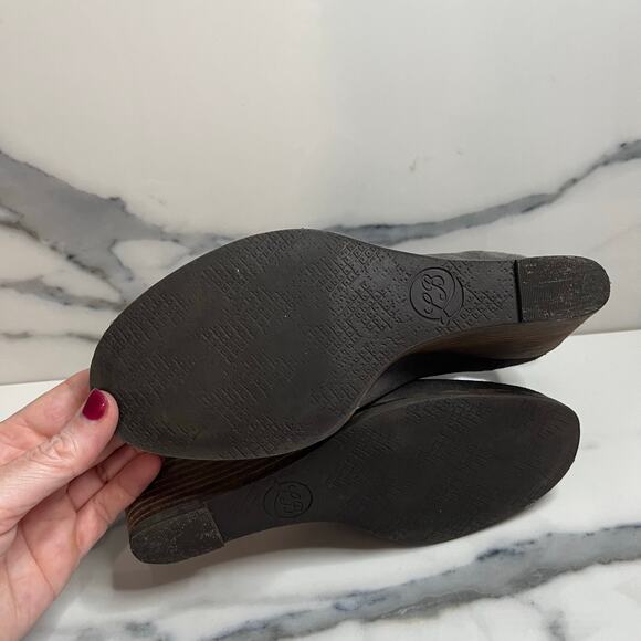 Lucky Brand | Minimalist Women's Gray Leather Yezzah Wedge Boot Sz 7 - Picture 8 of 8